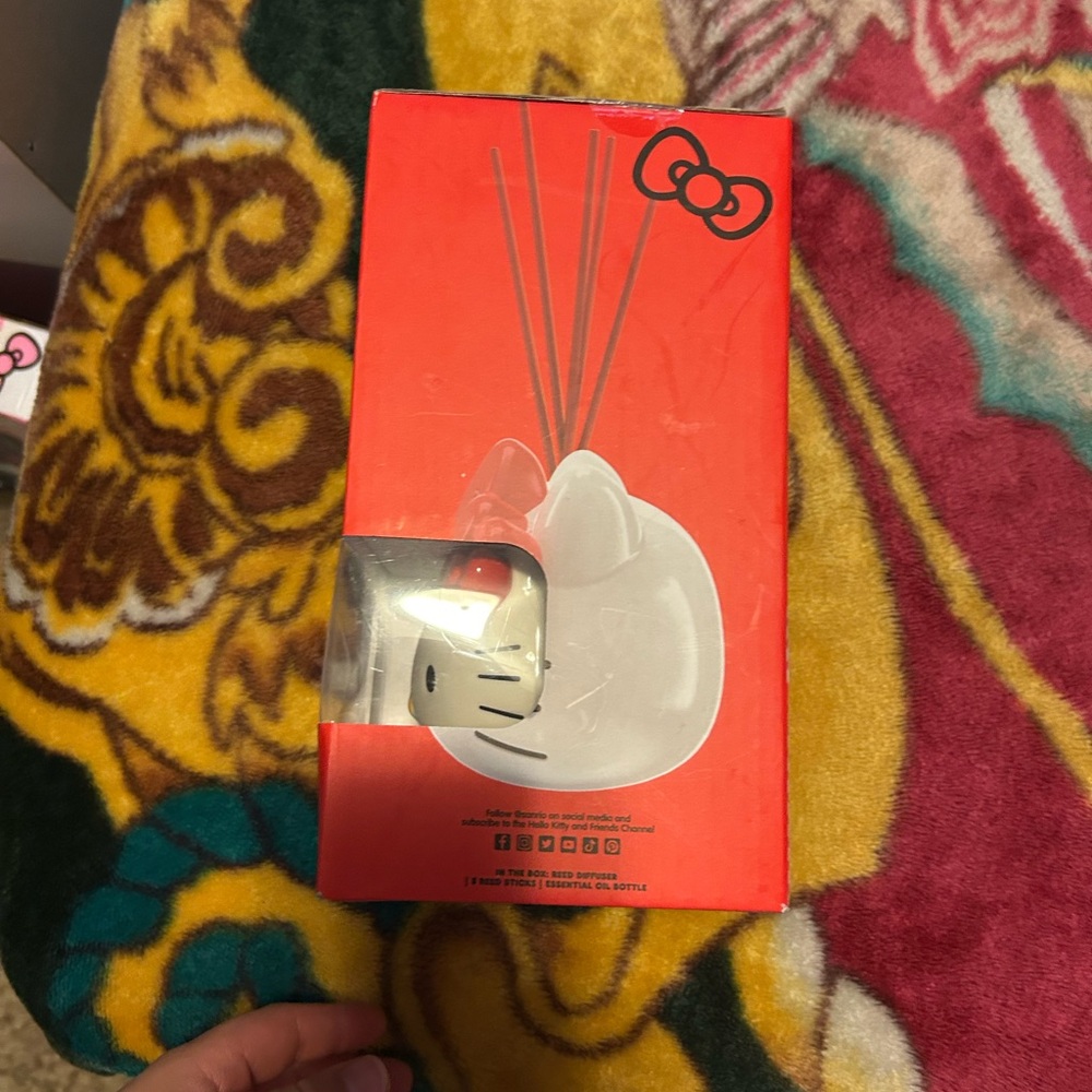Hello Kitty Ceramic Reed Diffuser - Picture 2 of 3